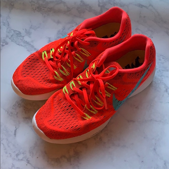 Nike Shoes - Nike Lunartempo